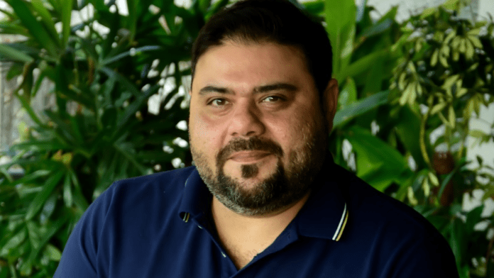 Riyaaz Amlani Riyaaz Amlani