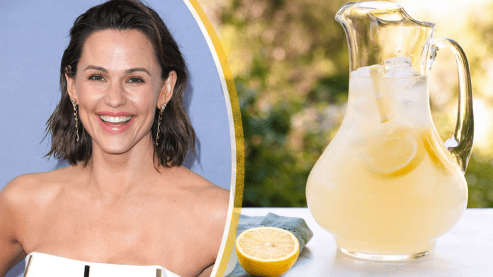 Jennifer Garner's lemonade recipe Jennifer Garner's lemonade recipe