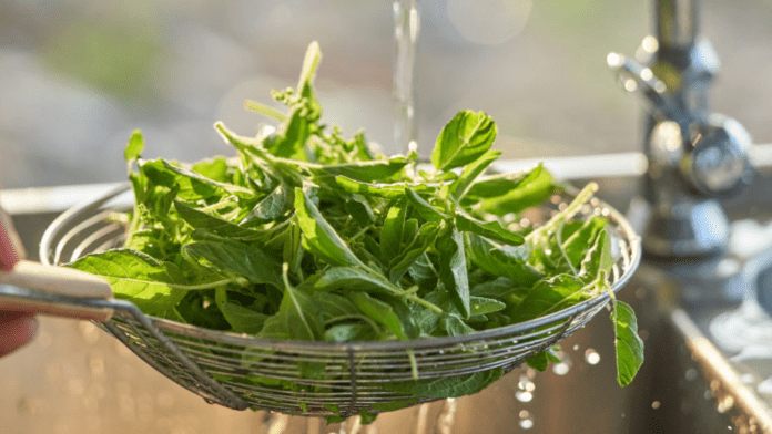 Clean Leafy Vegetables