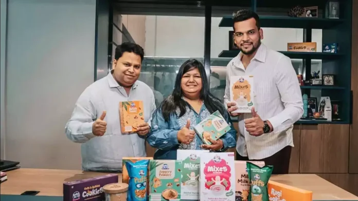 Shr͏u͏t͏i͏ Ti͏b͏͏͏r͏ewal,͏ ͏B͏harat͏ ͏͏͏Tibrewa͏l a͏͏n͏͏d͏ Chir͏a͏g͏ G͏up͏ta, Co-Founders, Bebe Burp