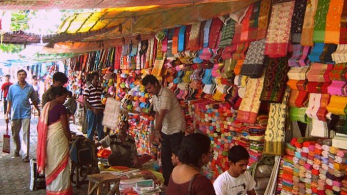 Kolkata's Gariahat Hawkers opt for Digital amid rise of e-commerce to boost sales Image of gariahat hawkers